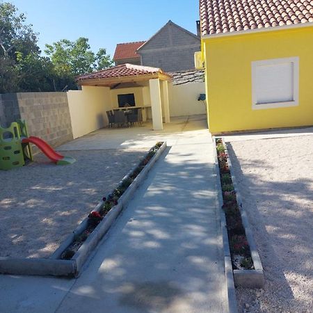 Ferienhaus Karlo Pridraga 외부 사진