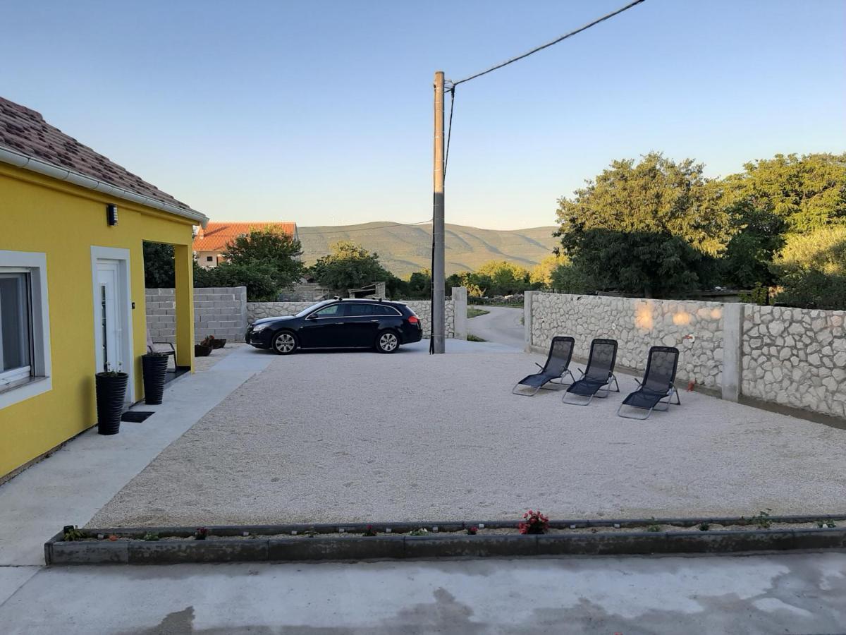 Ferienhaus Karlo Pridraga 외부 사진