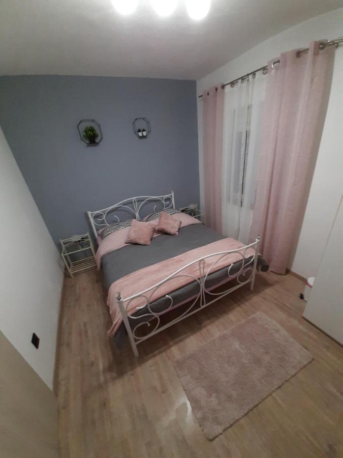 Ferienhaus Karlo Pridraga 외부 사진