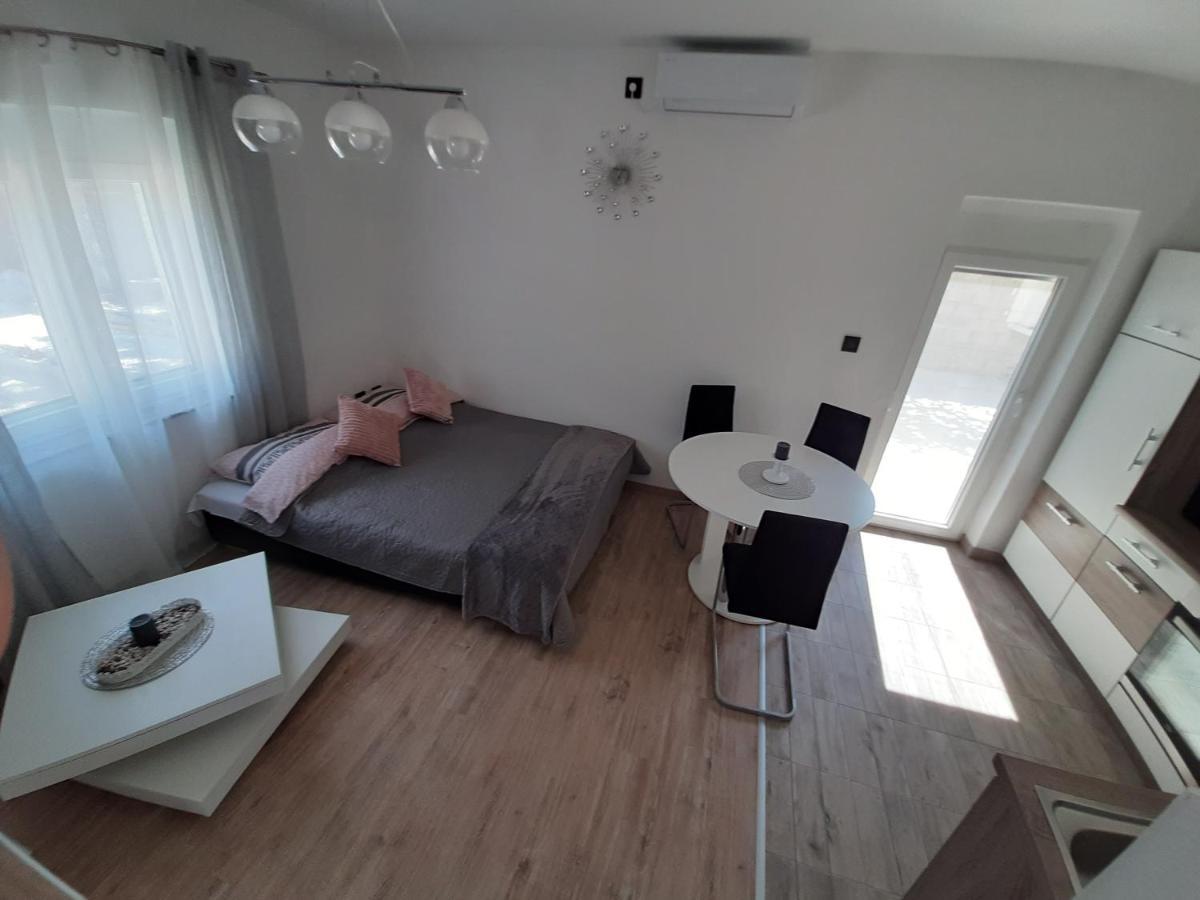 Ferienhaus Karlo Pridraga 외부 사진