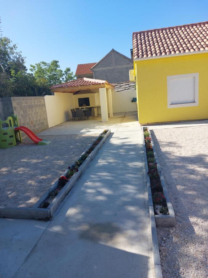 Ferienhaus Karlo Pridraga 외부 사진
