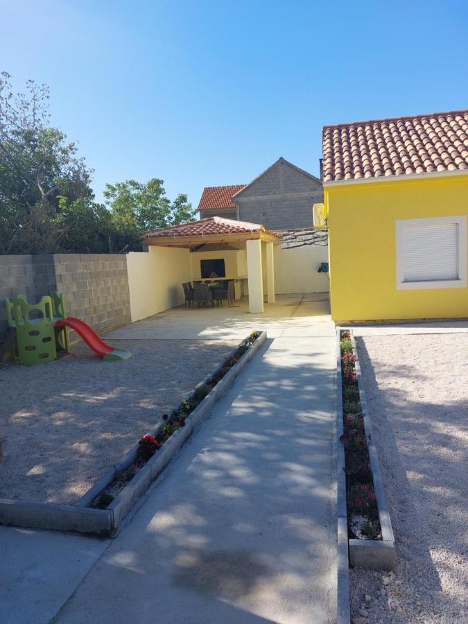 Ferienhaus Karlo Pridraga 외부 사진