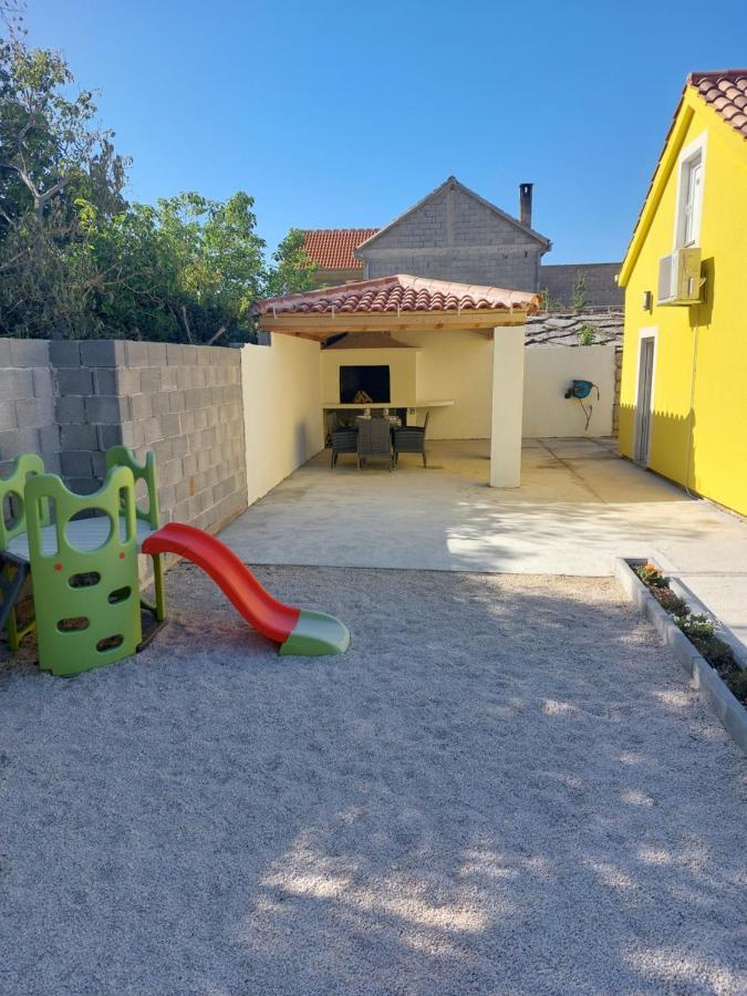 Ferienhaus Karlo Pridraga 외부 사진